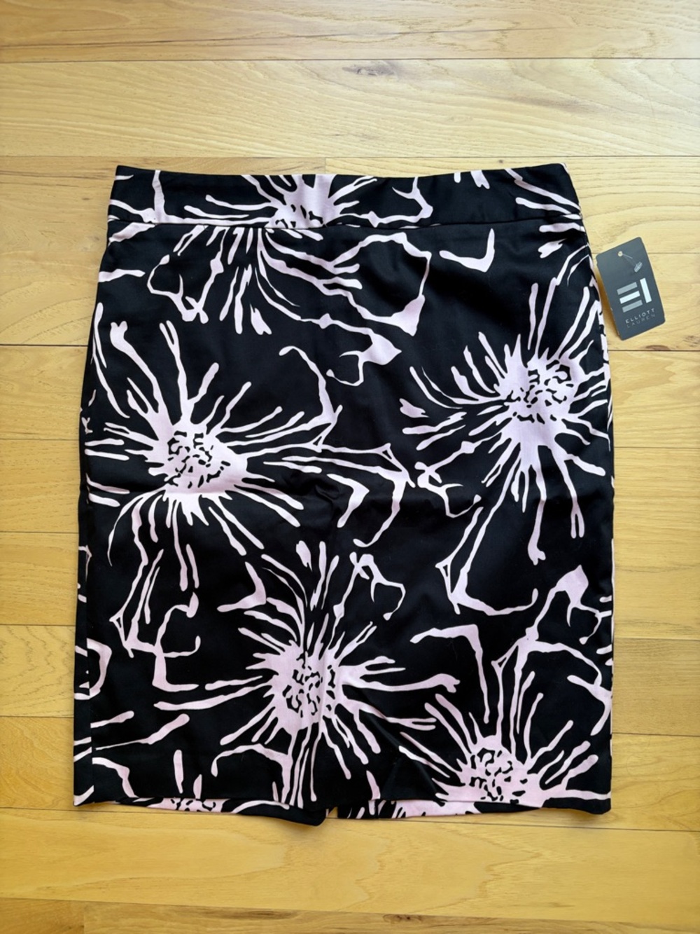 Elliott Lauren Black Pencil Skirt with Light Pink Floral Burst Print